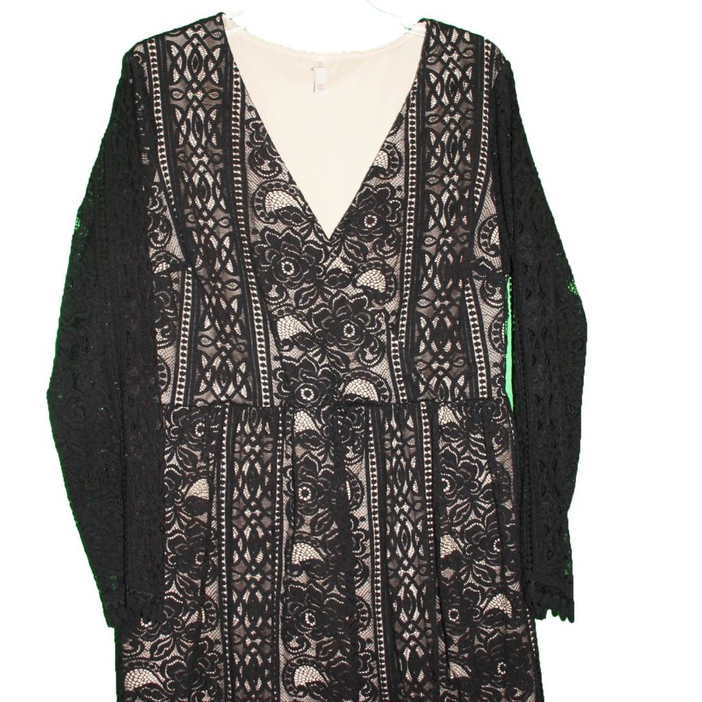 Xhiliration Dress Black Lace Knee Length Lined Long Sleeve V Neck 2X